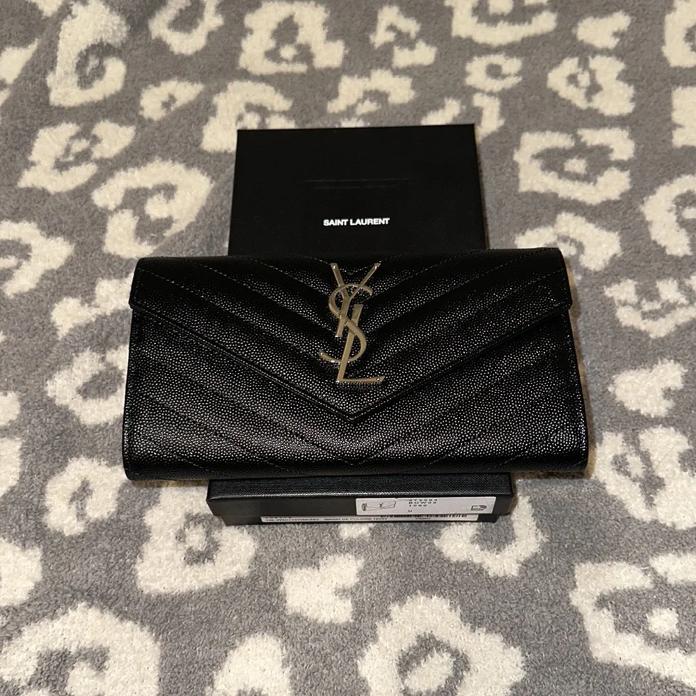 Authentic  Saint Laurent YSL Large Grain de Poudre Flap Wallet😍 New 😍 - Picture 7 of 17